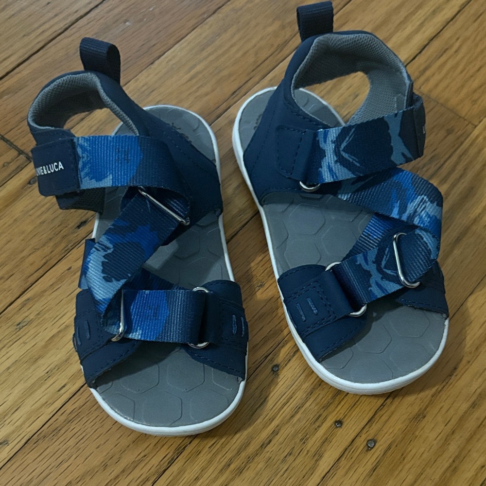 NWOT Livie  & Luca Navy and Gray Kids Sandals